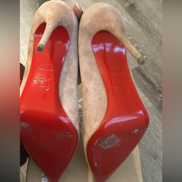 Christian Louboutin - Picture 4 of 6